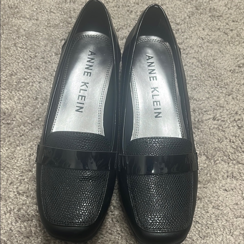 Anne Klein Black Leather Flats Timeless Design
